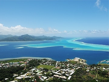 ライアテア島